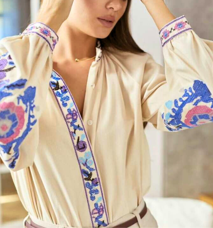 Blouse à broderie florale